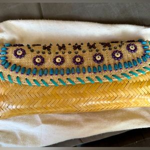 Straw clutch with embroidering